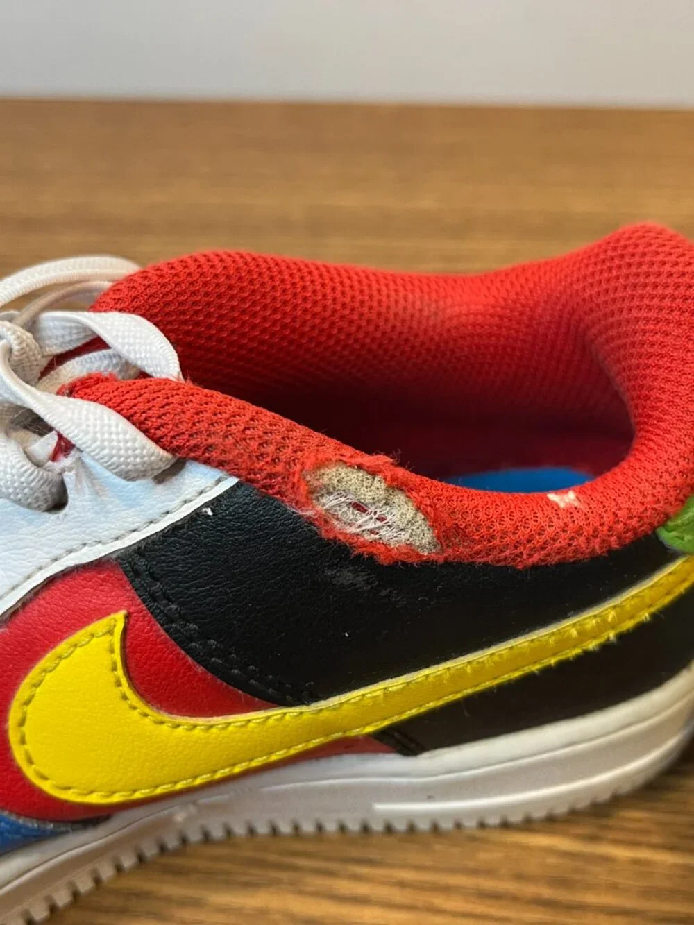 NIKE x UNO Kids Air Force 1 Sneakers DO6634-100 - Size 4Y - Picture 3 of 8